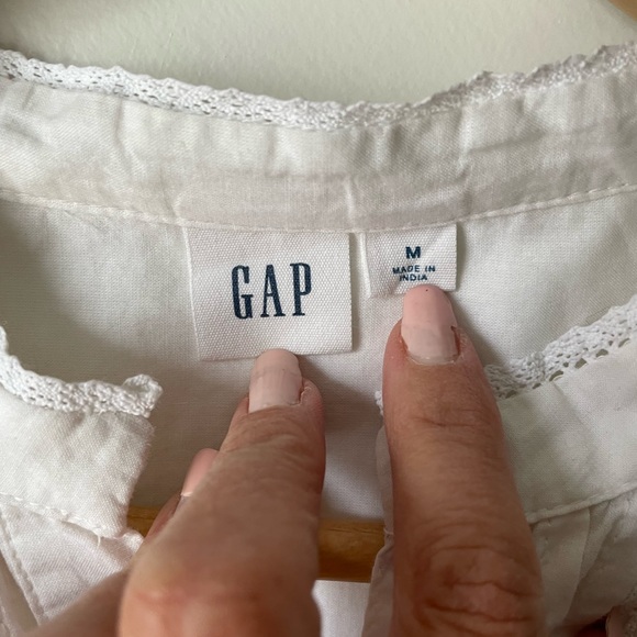 GAP cotton blouse with lace/crochet detailing - Picture 6 of 6